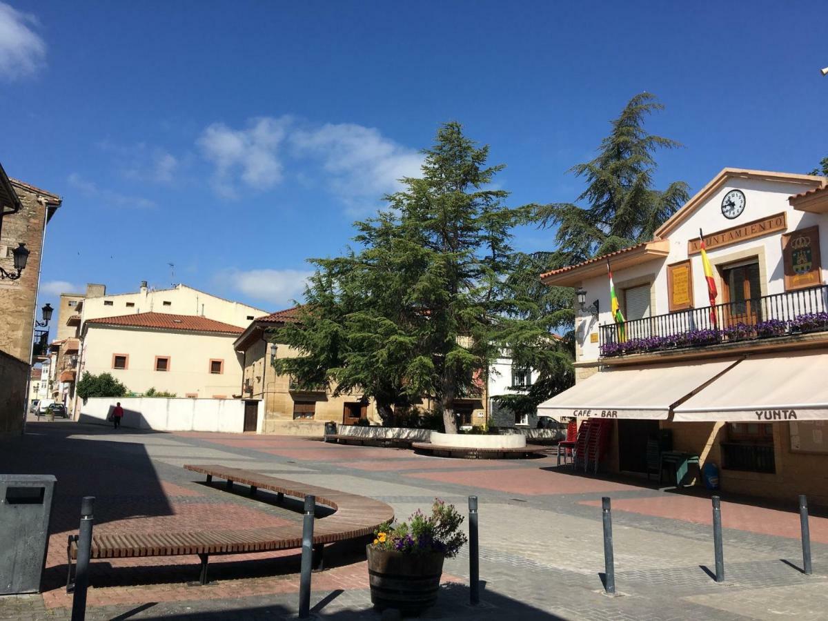 Apartamentos Turisticos Leiva -La Rioja ภายนอก รูปภาพ