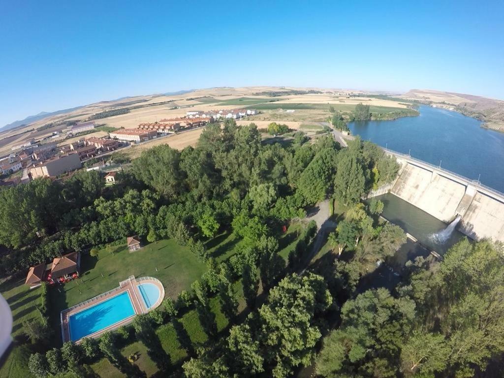 Apartamentos Turisticos Leiva -La Rioja ภายนอก รูปภาพ
