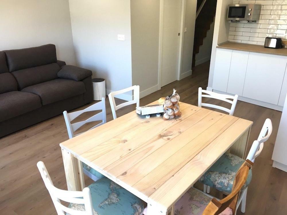 Apartamentos Turisticos Leiva -La Rioja ภายนอก รูปภาพ